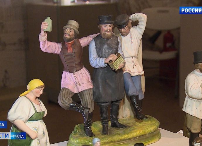 В тульском филиале ГИМа экспозицию «Народы России» дополнили скульптурами народных гуляний