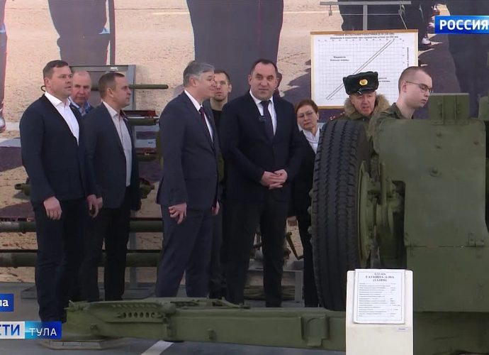 Депутаты Тульской областной Думы посетили Военный учебный центр ТулГУ