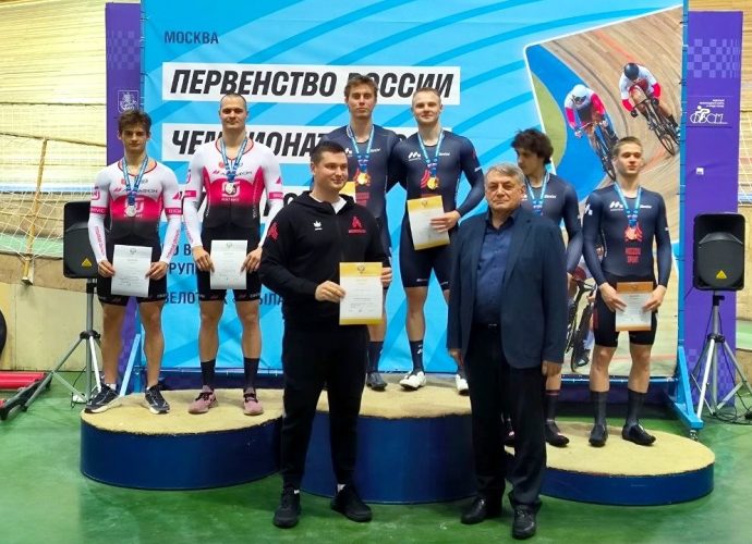 Тульские велогонщики успешно выступили на треке в «Крылатском»