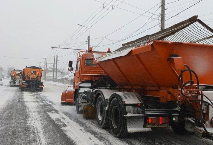 17 февраля на уборку города выйдут 370 рабочих и более 320 единиц техники от МКУ «Сервисный центр», «Спецавтохозяйства» и сторонних организаций.