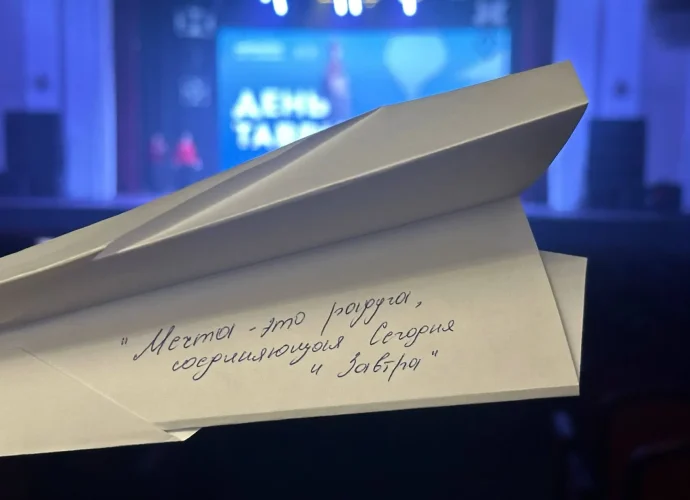 Мастер-классы, интерактивные зоны, выступления экспертов и спектакль прошли в стенах арт-резиденции «ДКЖ» на «Дне Тавриды» 26 февраля.