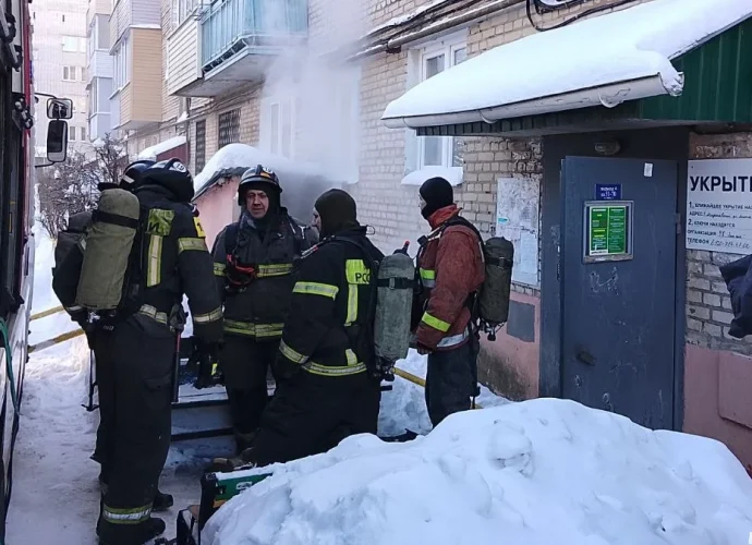 Сегодня, 3 февраля, в посёлке Менделеевский городского округа Тула произошёл пожар в подвале пятиэтажного жилого дома на улице Ленина. 