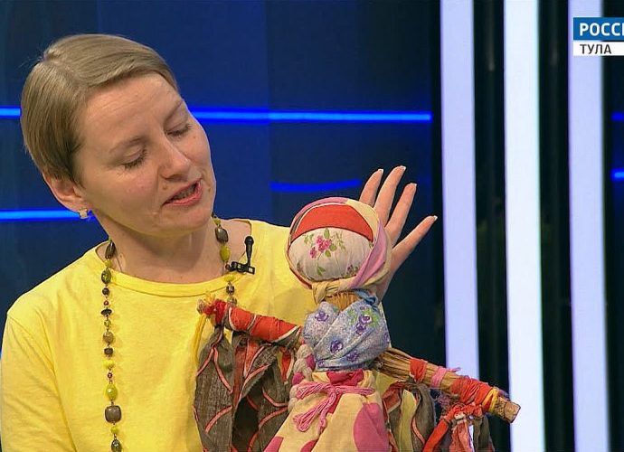 Масленица на Куликовом поле: тянки, яишники, заклички и масленичный поезд