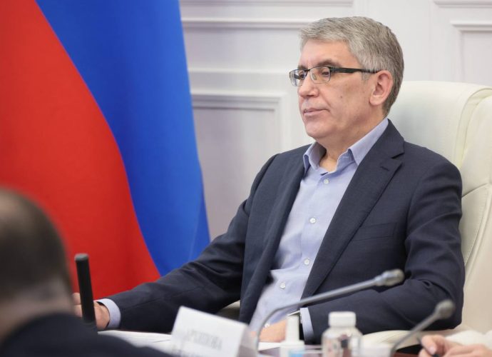 16 февраля на оперативном совещании губернатор Дмитрий Миляев обсудил ход работ по благоустройству в населенных пунктах региона.