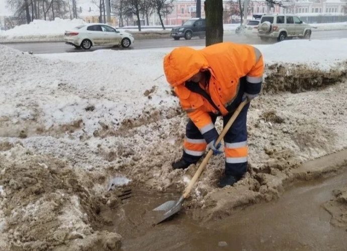В Туле бригады устраняют локальные подтопления после потепления