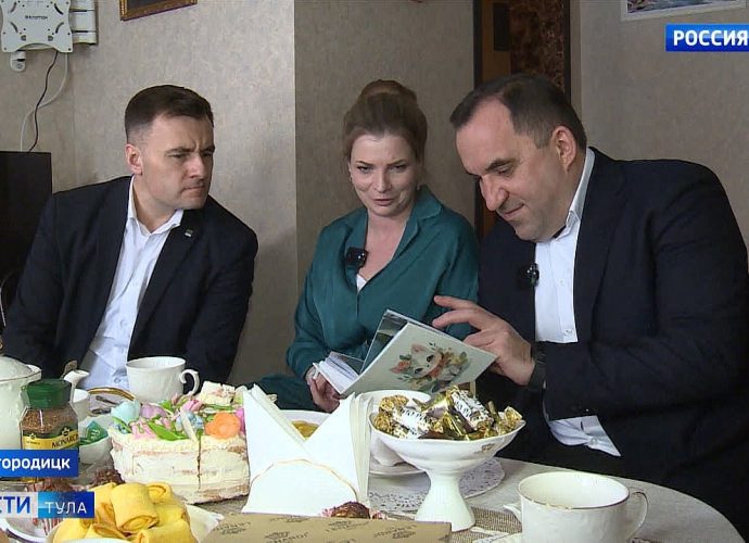 «Надо себя в руках держать». Медсестра из Богородицка полтора года отработала в зоне СВО