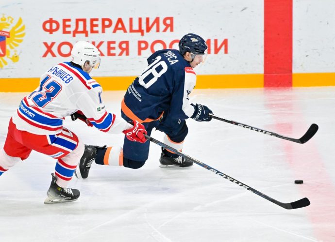 Тульский АКМ потерпел поражение в своём 57-м матче регулярного чемпионата Всероссийской хоккейной лиги.