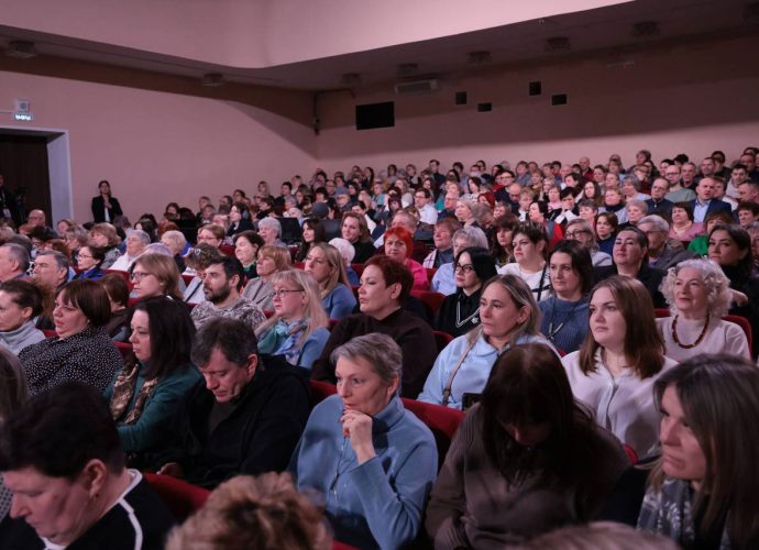 По инициативе губернатора Дмитрия Миляева в регионе запущен обучающий проект «Школа сельского старосты и руководителя ТОС».