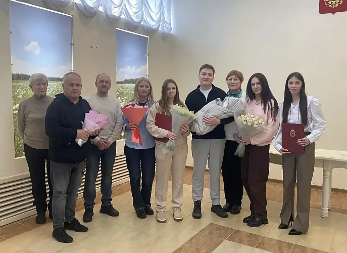 Накануне Международного женского дня в Тульском областном перинатальном центре прошла торжественная выписка. Свои первые документы получили 34 малыша, появившиеся на свет в стенах учреждения.