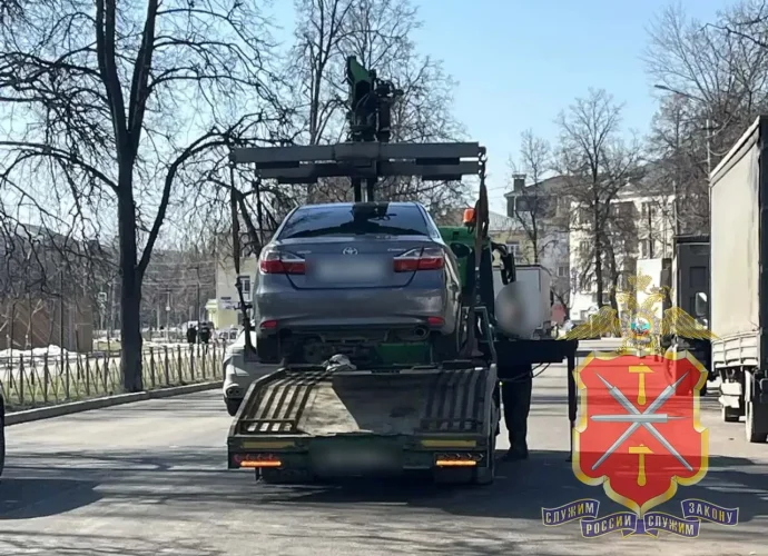 В Туле оштрафовали иностранца, работавшего в такси вопреки запрету