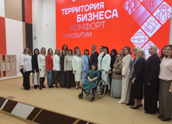 На встрече с женщинами-предпринимателями губернатор Тульской области Дмитрий Миляев объявил о запуске нового модуля регионального проекта «Герой71» под названием «Найди себя в женском предпринимательстве».