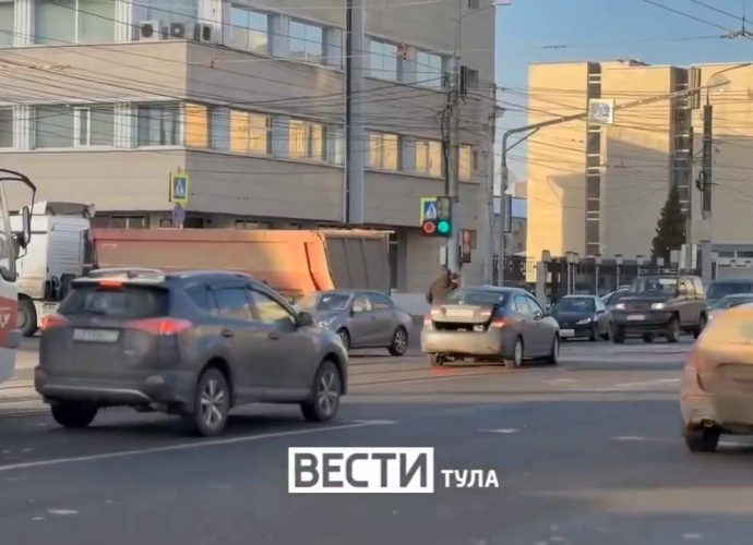 Из-за ДТП в центре Тулы встали трамваи