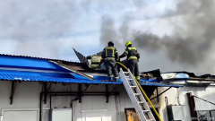 В Щёкино горит склад на площади 2800 кв. м.