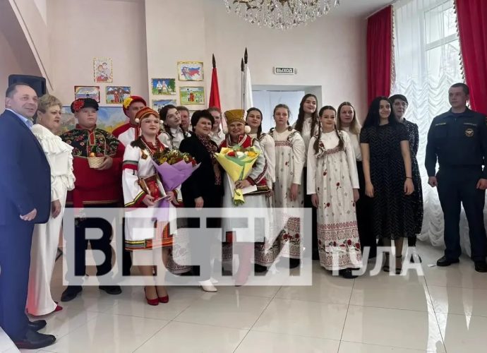 30 апреля в Кимовске случилось то, чего здесь ещё не видели. В ЗАГСе реконструировали свадебный обряд народа шокша.