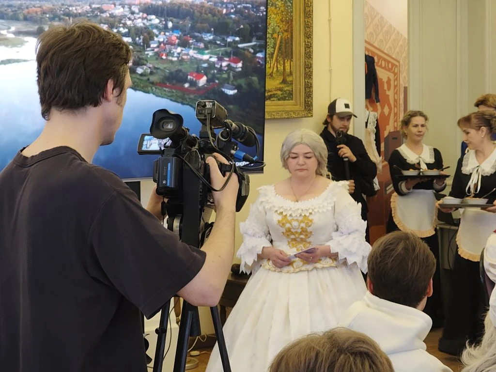 В усадьбе Мосоловых прошла командная игра «На одной волне»