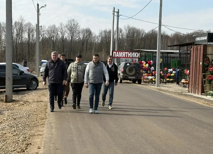 Сегодня, 4 апреля, глава администрации города провел выездное рабочее совещание по вопросу содержания городских кладбищ и проконтролировал исполнение поручений.