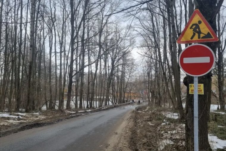 В деревне Мыза ограничили движение из-за паводка На участке дороги в деревне Мыза введено временное ограничение движения транспорта.