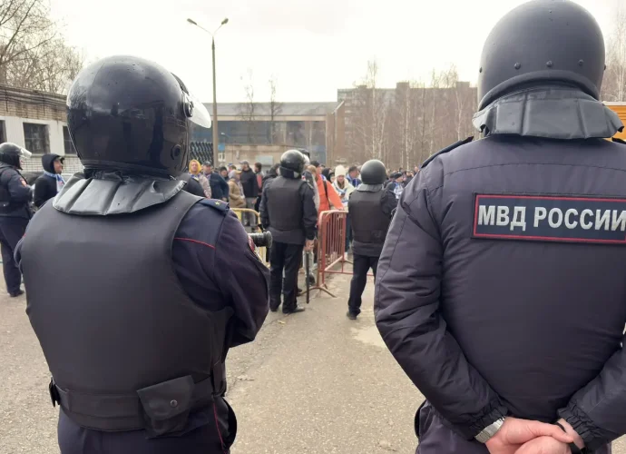 Три административных протокола по статье 20.1 КоАП РФ «Мелкое хулиганство» составили полицейские в отношении болельщиков во время игры между тульским «Арсеналом» и воронежским «Факелом».