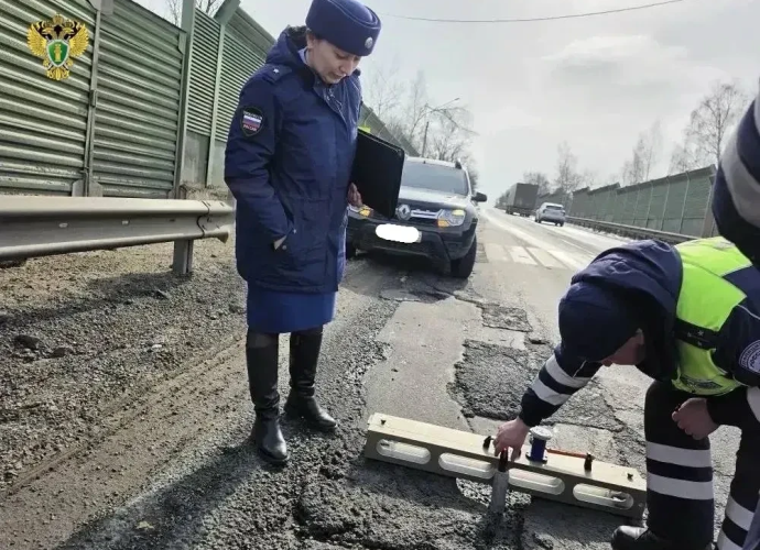 Прокуратура обязала дорожников привести в порядок разбитый участок трассы М-4 «Дон» под Узловой