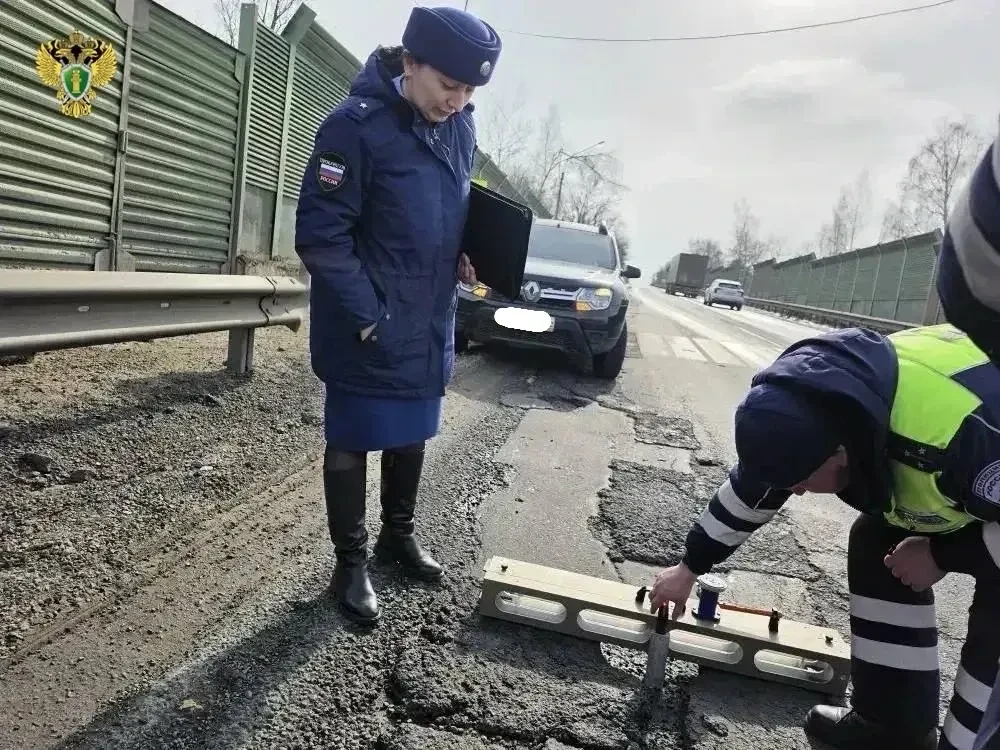 Прокуратура обязала дорожников привести в порядок разбитый участок трассы М-4 «Дон» под Узловой Прокуратура обязала дорожников привести в порядок разбитый участок трассы М-4 «Дон» под Узловой