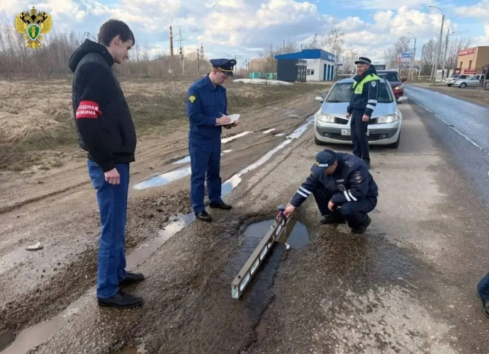Прокуратура обязала администрацию Донского привести в порядок разбитые дороги на семи улицах