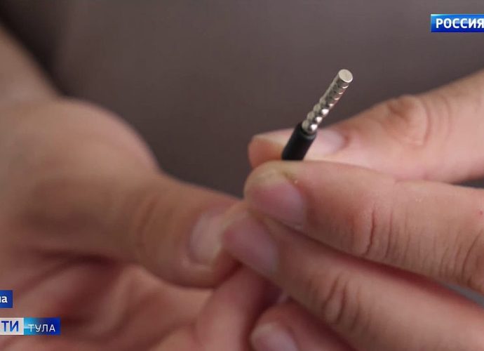 Микронаушники из уха после ЕГЭ приходится доставать врачам