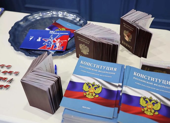 Юные туляки в торжественной обстановке получили первые паспорта