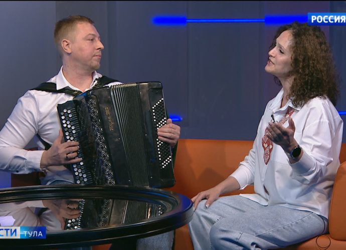 Русский фразеологизм стал именем нового семейного дуэта тульских музыкантов