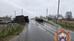 В Узловском районе молодой человек не справился с управлением грузовика и улетел в кювет