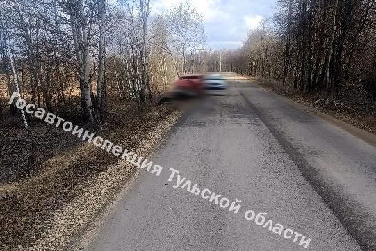 В Узловском районе лишённый прав водитель на ВАЗе съехал в кювет и попал в больницу