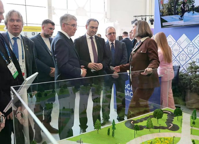 Дмитрий Миляев посетил международную выставку-конференцию ParkSeason Expo 2026 в Москве
