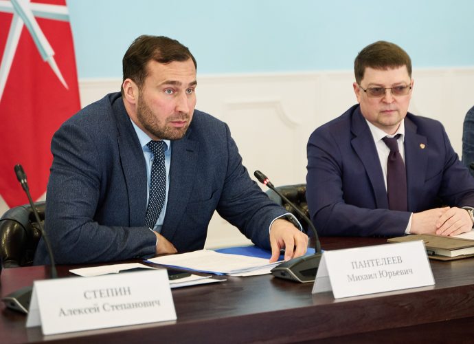 28 апреля первый заместитель губернатора — председатель Правительства Тульской области Михаил Пантелеев провел отраслевое совещание по развитию легкой промышленности. 