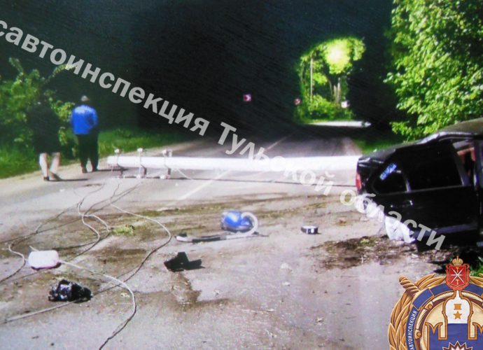 Ночью 17 мая в городском округе Донской произошло ДТП.