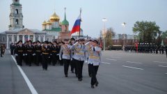 На площади Ленина в Туле прошла масштабная репетиция Парада в честь 81-й годовщины Победы. В общей тренировке приняли участие около 1000 человек, включая парадные расчёты УМВД России по Тульской области и Главного управления МЧС России по Тульской области.