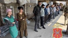 Полиция пресекла нелегальную занятость мигрантов на одном из предприятий Тулы Сотрудники Управления по вопросам миграции и Центра по противодействию экстремизму УМВД России по Тульской области совместно с региональным УФСБ и при силовой поддержке бойцов ОМОН Росгвардии провели оперативно-профилактический рейд на территории цеха по производству металлоконструкций в Пролетарском округе Тулы.