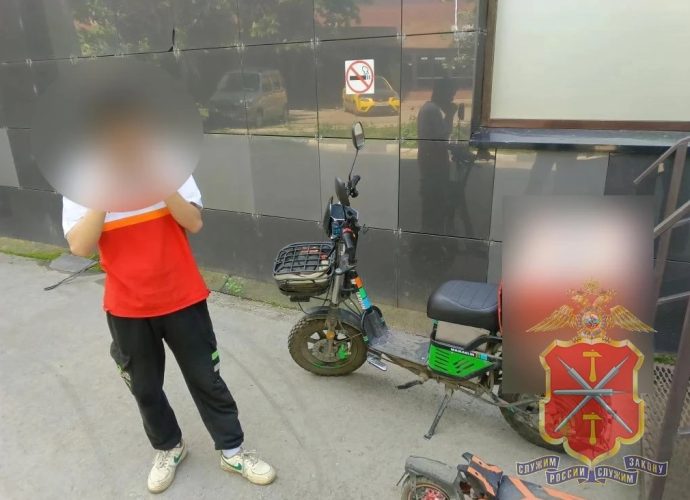 В Туле полиция проверила мигрантов-доставщиков