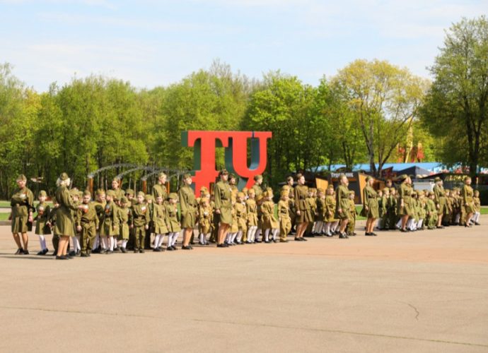 В Туле впервые прошёл парад дошкольников