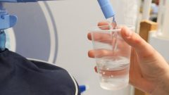 В Туле из-за жары бесплатно раздают питьевую воду В Туле из-за жары бесплатно раздают питьевую воду