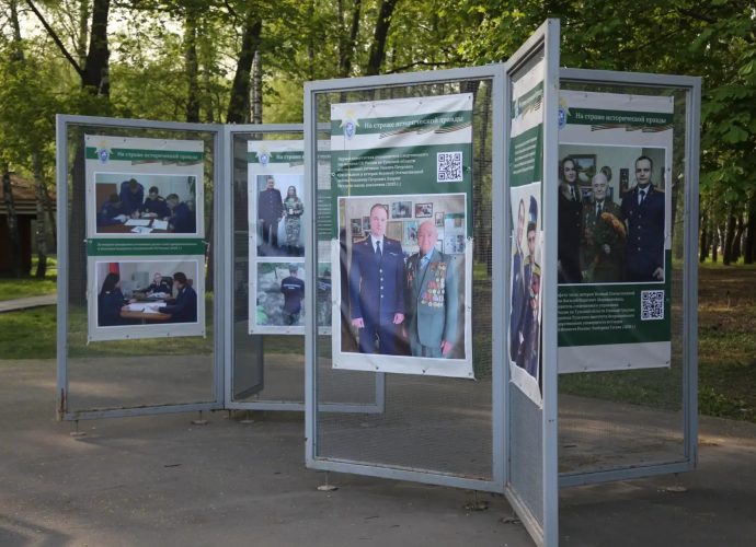 В Центральном парке Тулы открылась фотовыставка о работе следователей
