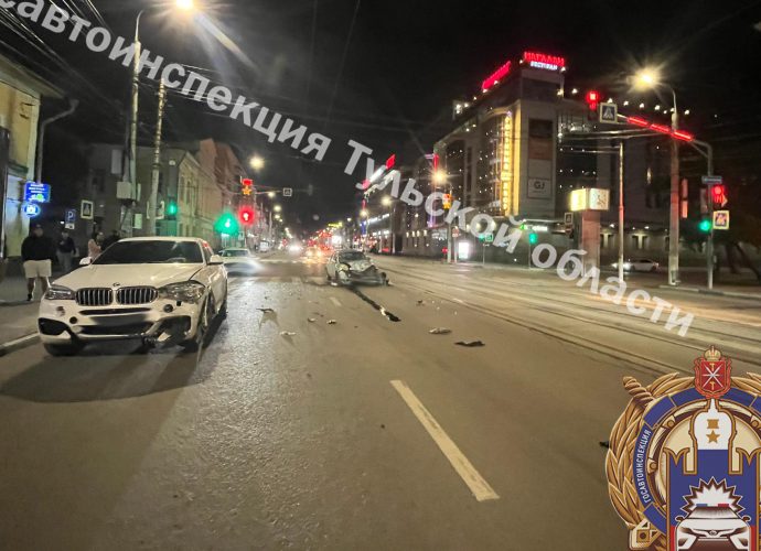 На улице Советской в областной столице произошло дорожно-транспортное происшествие с участием несовершеннолетнего пассажира.
