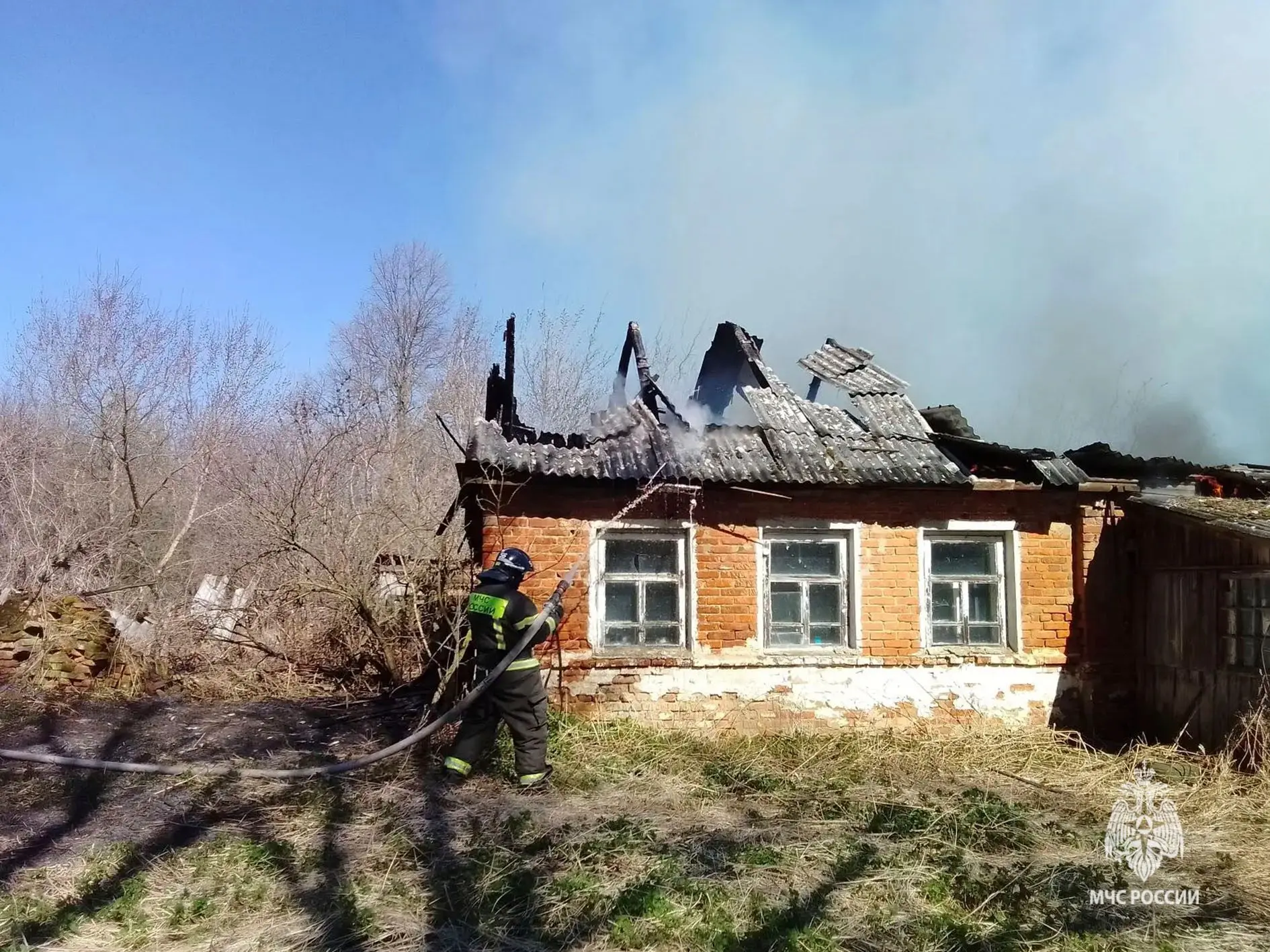 В Шатске эвакуировали жильцов многоэтажки из-за пожара на балконе
