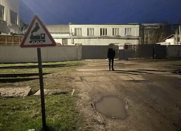 Сотрудники линейного отдела МВД России на станции Тула в ходе оперативно-розыскных мероприятий на железнодорожной станции Тула-2 в Привокзальном округе областного центра задержали местного жителя 1982 года рождения.