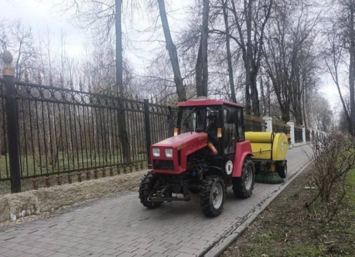 Коммунальные службы Тулы круглосуточно убирают улицы