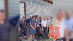 На сельхозугодиях под Тулой силовики выявили 17 нелегалов На сельхозугодиях под Тулой силовики выявили 17 нелегалов
