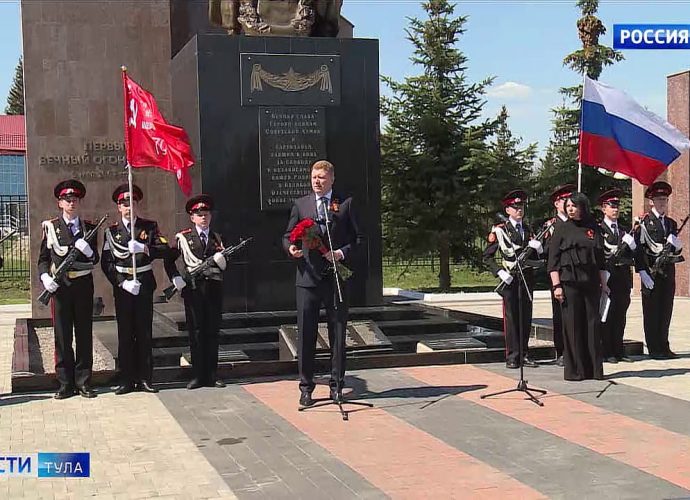 Торжественная церемония возложения цветов состоялась у мемориала «Скорбящий воин» в Первомайском