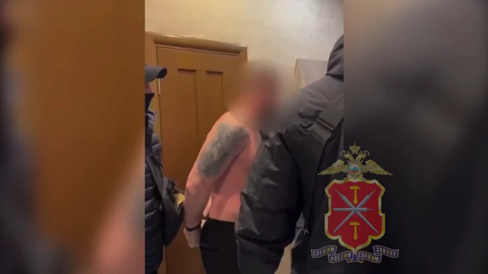 В Туле четверо мужчин вымогали у предпринимателя 8 миллионов рублей