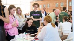 В Тульском кремле впервые прошла ярмарка вакансий в сфере культуры В Тульском кремле впервые прошла ярмарка вакансий в сфере культуры