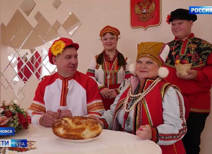 В кимовском ЗАГСе реконструировали обрядовую свадьбу народа шокша