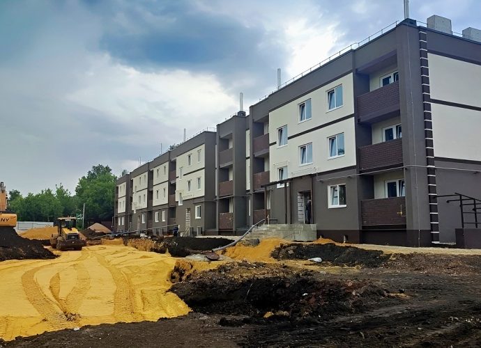 В Новомосковске строится жильё для переселенцев и детей-сирот