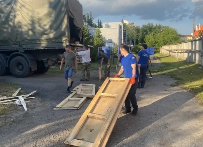 Узловские спасатели собрали и отправили гуманитарный груз бойцам на Курское направление